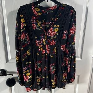 Black floral blouse xl